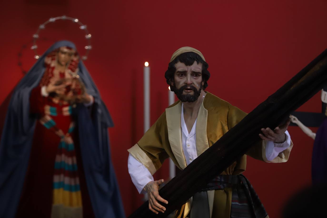 Fotos: Las Tres Caídas cobra vida en Córdoba con el Cirineo y un sayón