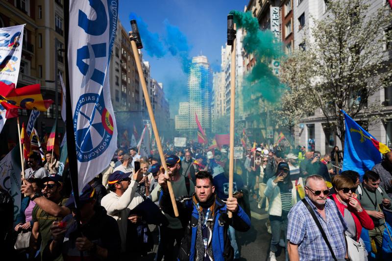 La manifestación de policías y guardias civiles en Madrid este sábado, en imágenes