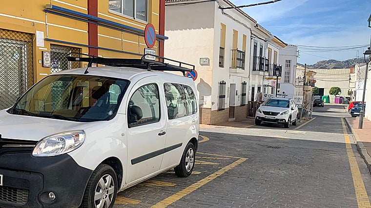 Lugar del crimen, donde uno de los coches tenía un balazo