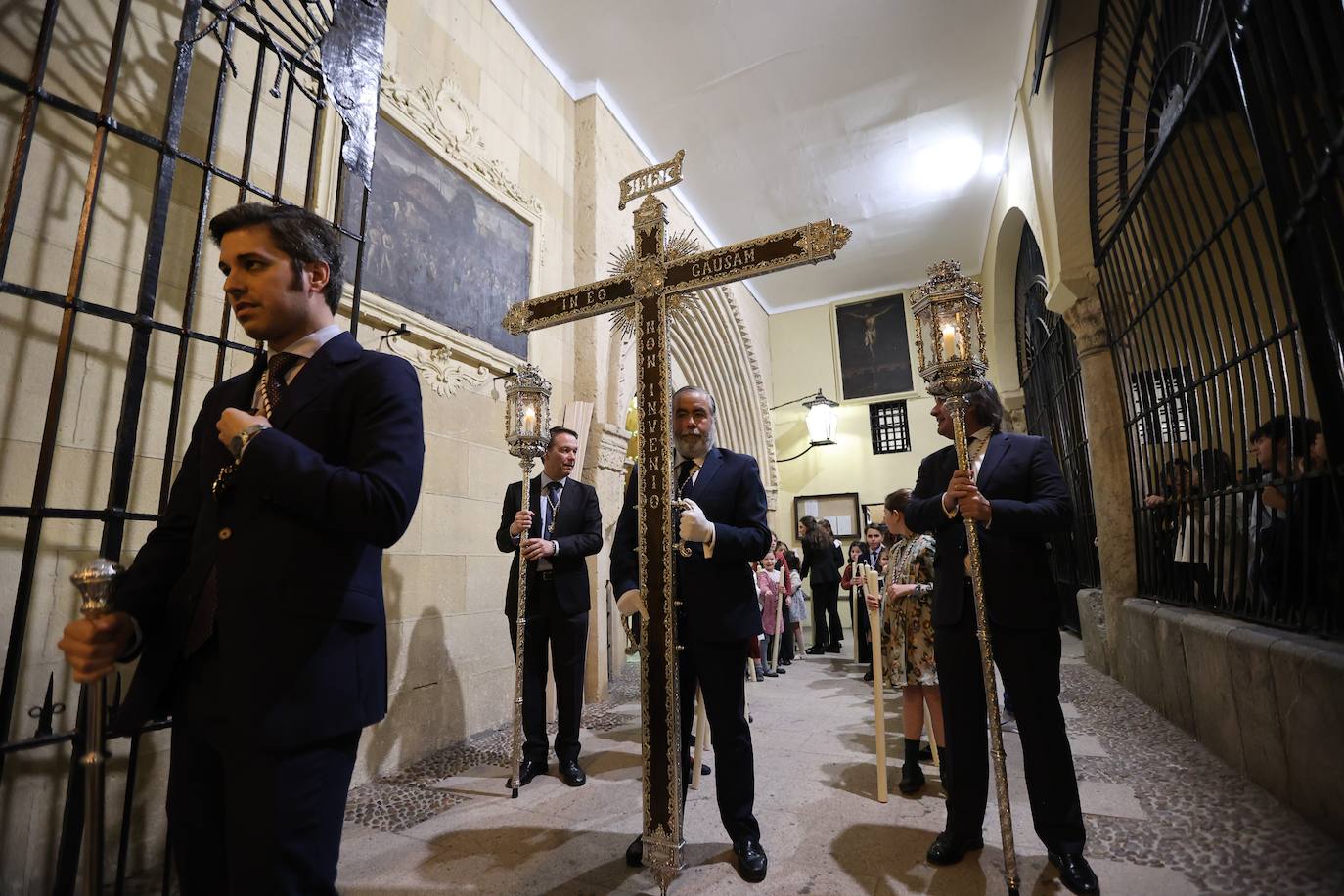 Fotos: el solemne traslado de las imágenes de la Sentencia a su nueva casa de hermandad en Córdoba