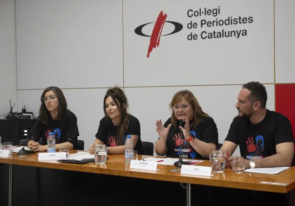 Raquel, Sandra, Francina y Gabriel, trabajadores de prisiones catalanas, este martes, durante una rueda de prensa