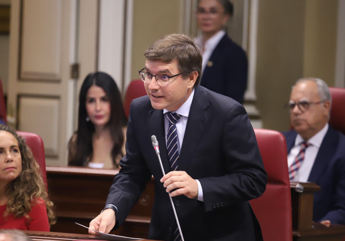 Nicasio Galván interviene en el Grupo Parlamentario VOX en foto de archivo