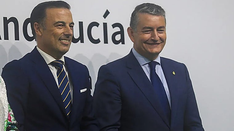 David Gil Sánchez, junto a Antoino Sanz