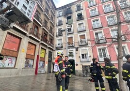 Rescatadas nueve personas de una pensión por un incendio en un edificio en el centro de Madrid