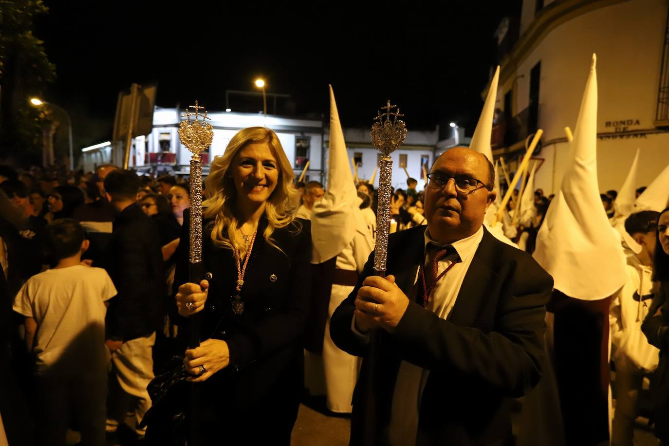 Fotos: la concurrida procesión del Señor de la Salud en el Beso de Judas en Córdoba