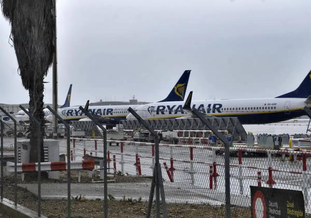 Aviones de Ryanair en el aeropuerto de Sevilla