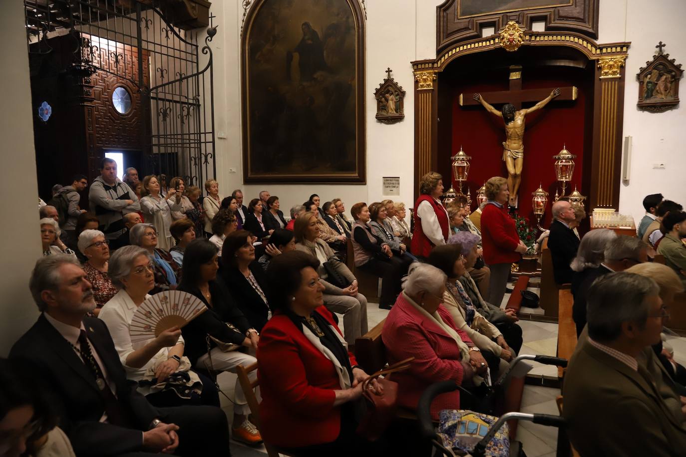 Fotos: el popular y fervoroso Viernes de Dolores en Córdoba