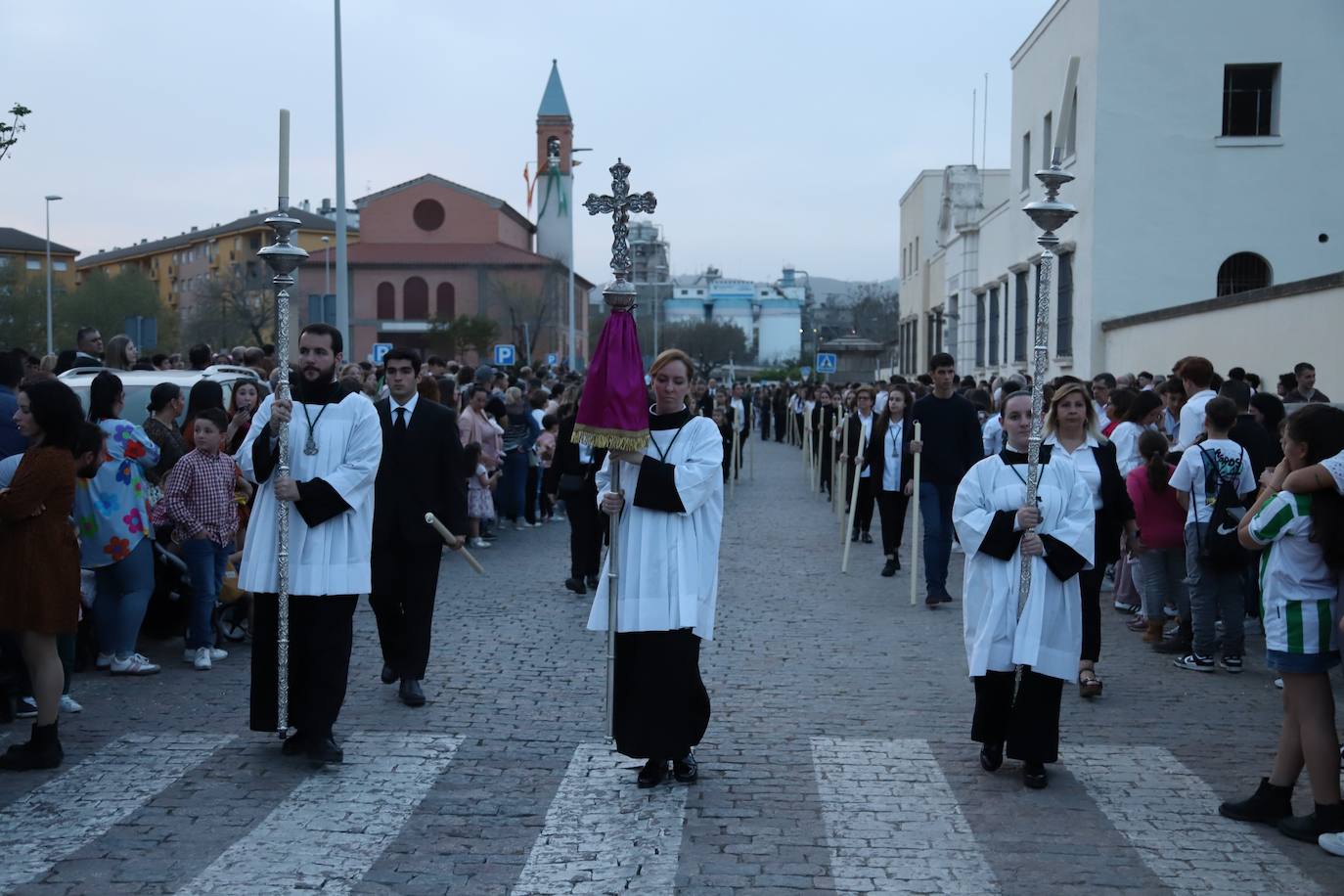 Fotos: la entusiasta procesión de la cofradía de la O en Córdoba