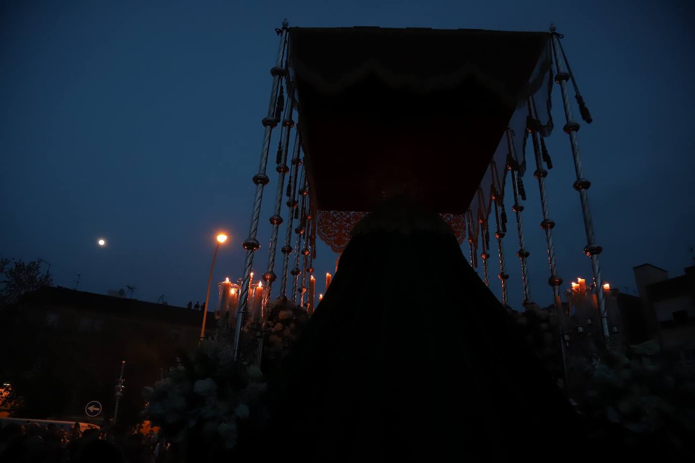 Fotos: la entusiasta procesión de la cofradía de la O en Córdoba