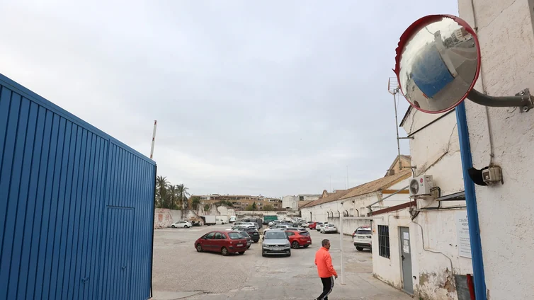 El PSOE urge activar el parking en plataforma en la zona de Lepanto