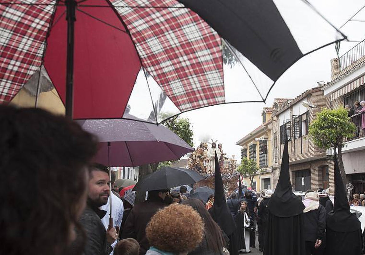 Imagen de archivo de una tarde lluviosa de Semana Santa en Córdoba