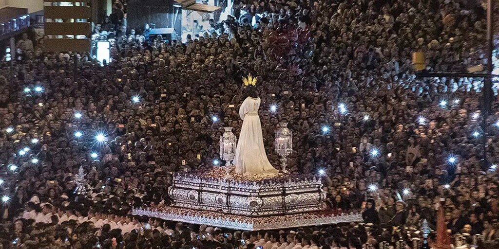 M Laga Retrasa Todas Las Procesiones Del Lunes Santo Una Hora Para Evitar La Lluvia De Barro