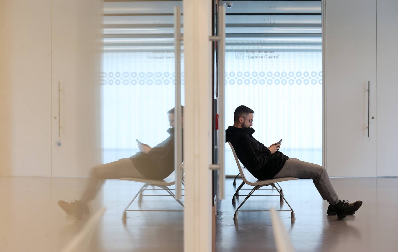 Fotos: Un paseo por la Biblioteca Grupo Cántico de Córdoba
