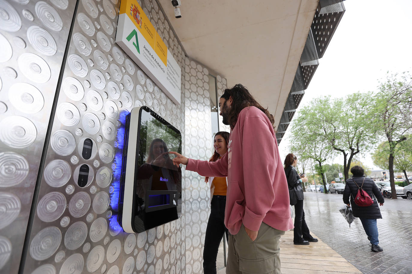 Fotos: Un paseo por la Biblioteca Grupo Cántico de Córdoba