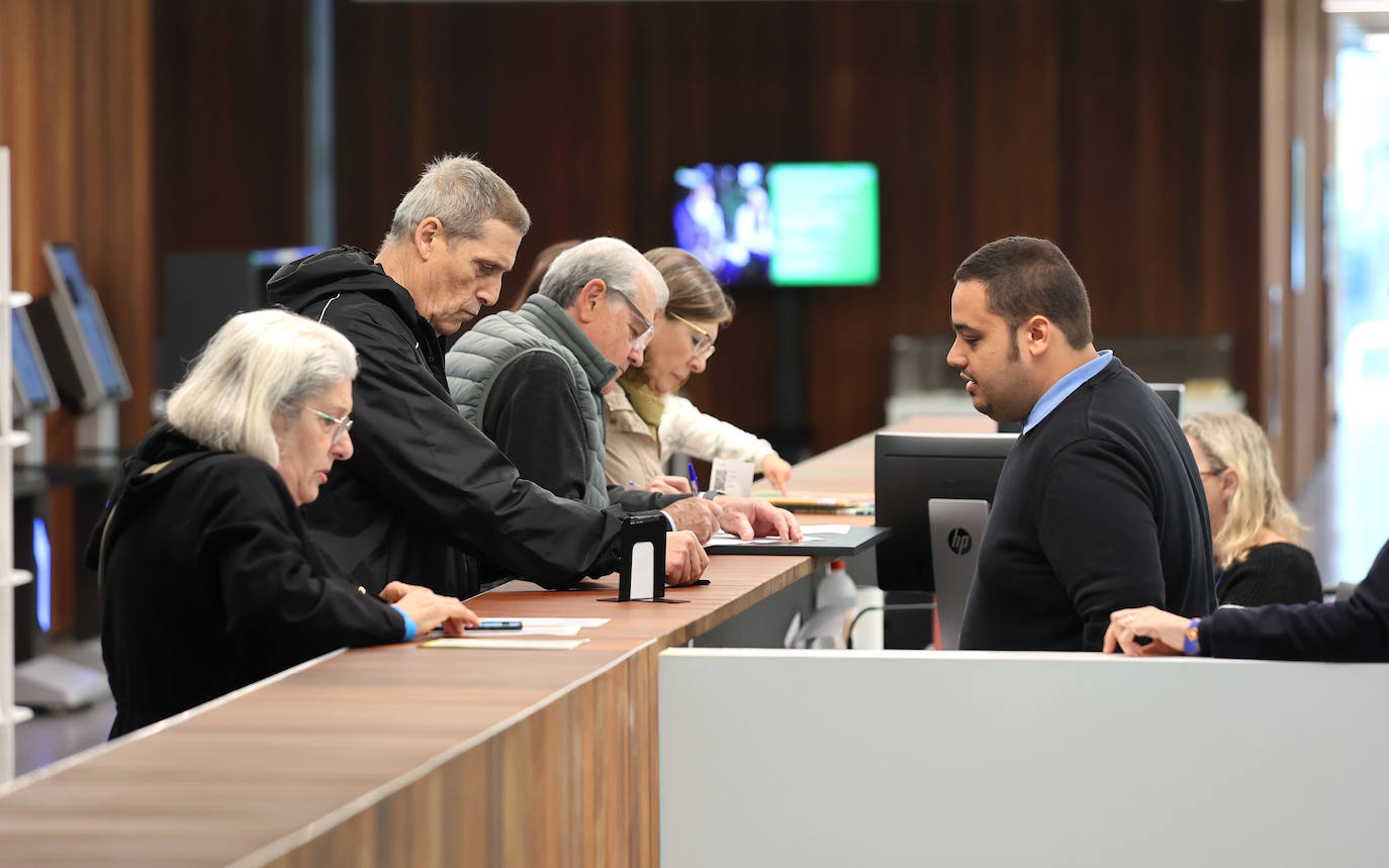 Fotos: Un paseo por la Biblioteca Grupo Cántico de Córdoba