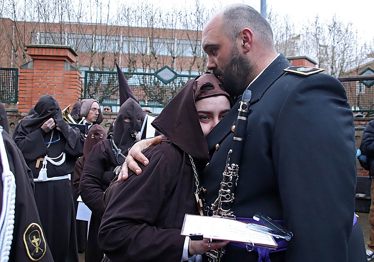 Desconsuelo entre los cofrades y músicos de León
