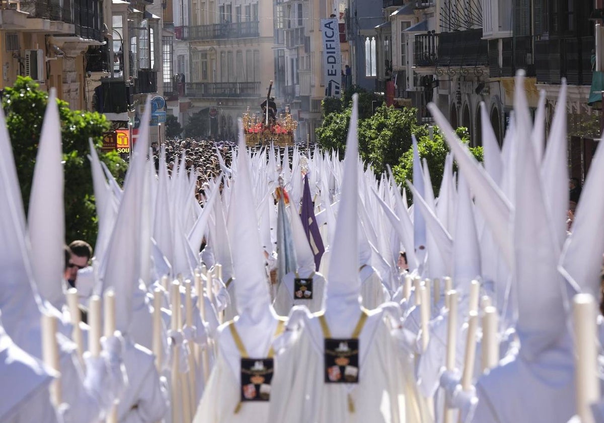 La buena meteorología permitió ayer un espléndido Martes Santo en Málaga