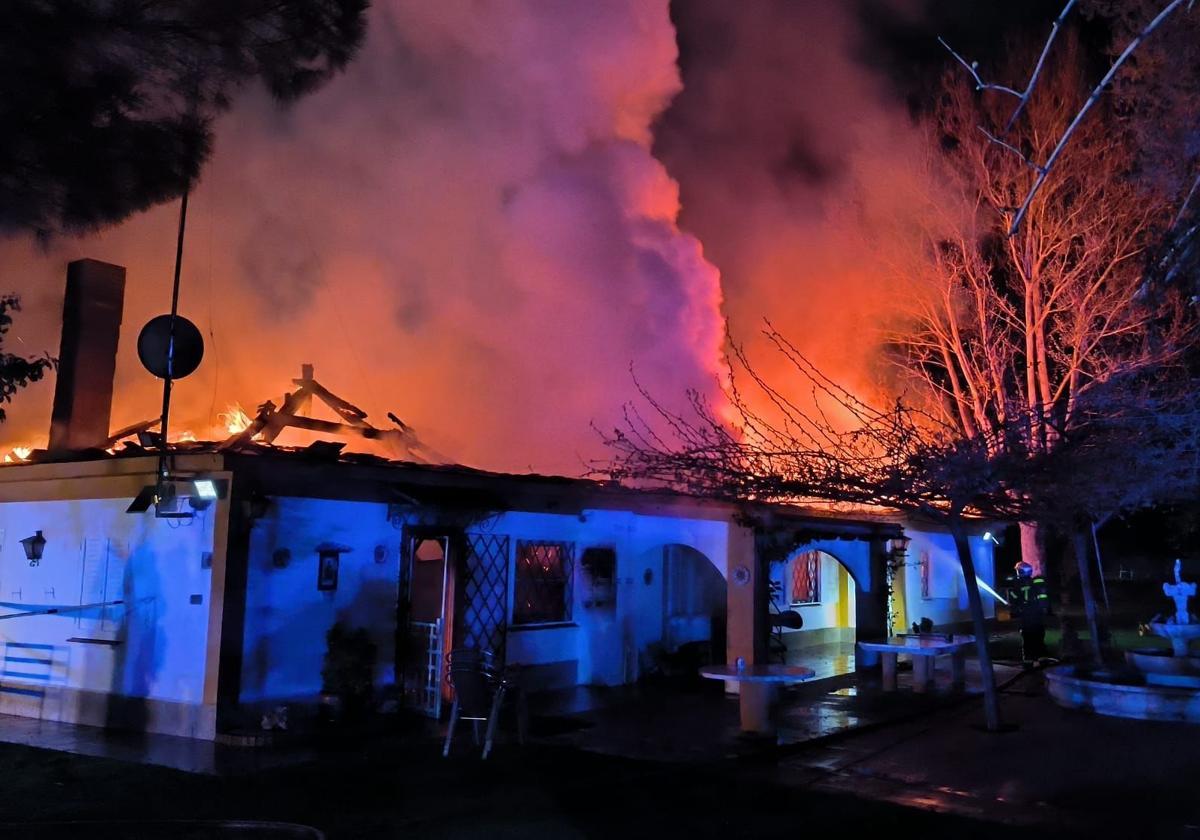 Chalet incendiado en Aranjuez