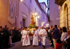 Procesiones y Via Crucis en el centro de Valencia para Viernes Santo y Domingo de Resurrección