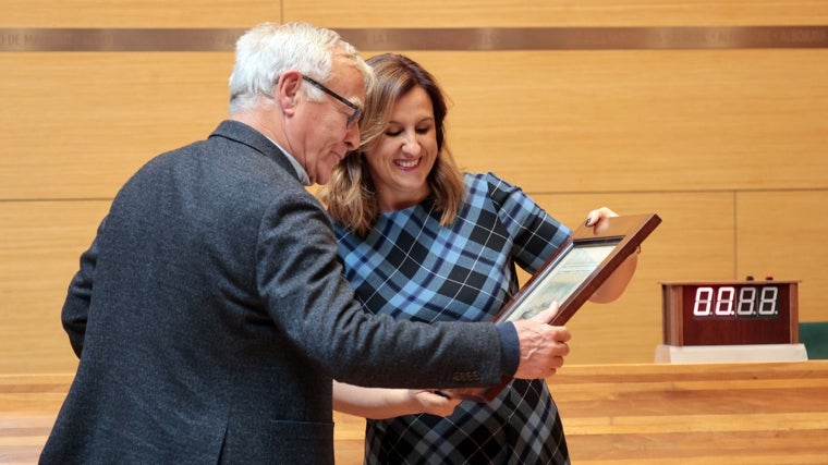 María José Catalá y Joan Ribó durante el pleno de marzo del Ayuntamiento de Valencia