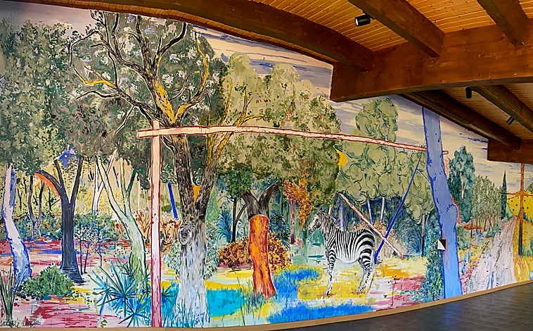 Imagen principal - La bodega de Ciudad Real puesta en marcha por un magnate y mecenas noruego que convierte sus vinos en obras de arte