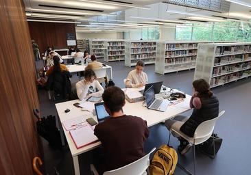 Fotos: Un paseo por la Biblioteca Grupo Cántico de Córdoba