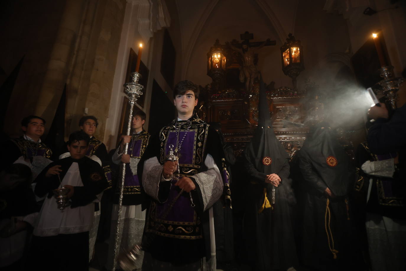 Las imágenes de la Buena Muerte en la Madrugada de la Semana Santa de Córdoba 2024