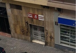 El PSOE denuncia pintadas vandálicas contra Sánchez en su sede de Alicante