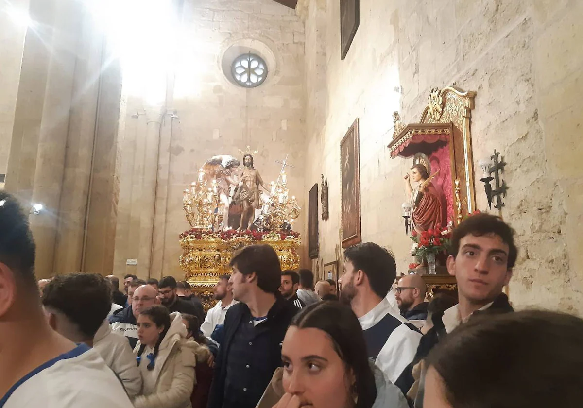 Hermanos del Resucitado, en la parroquia de Santa Marina