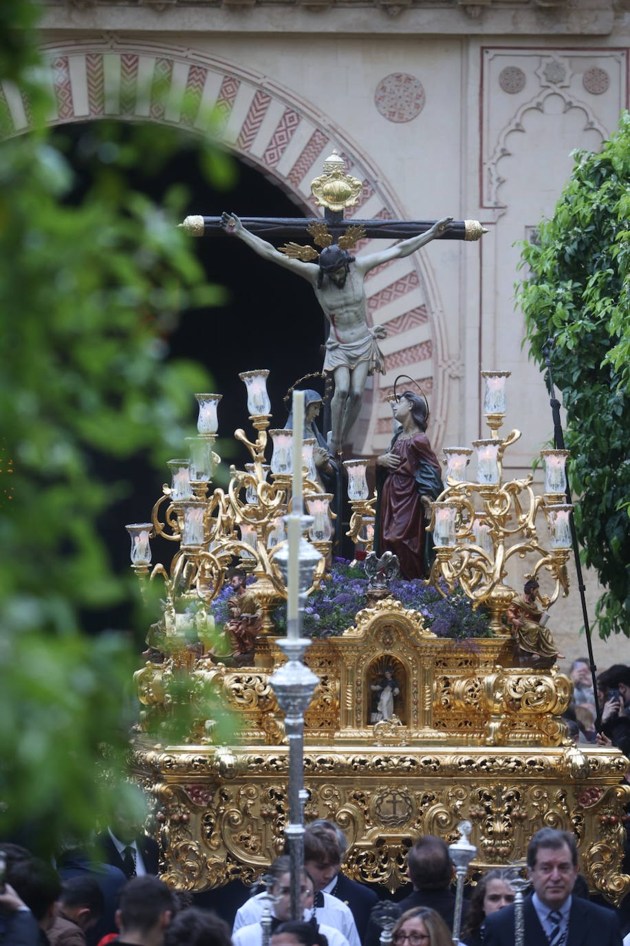 Fotos: los bellos traslados del Amor y la Vera-Cruz desde la Catedral de Córdoba a sus templos