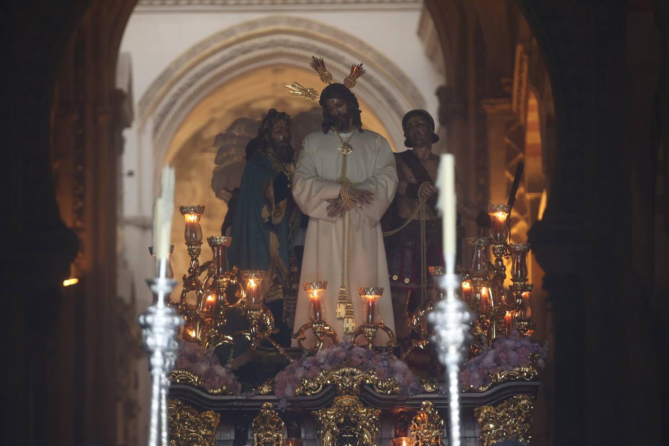 Fotos: los bellos traslados del Amor y la Vera-Cruz desde la Catedral de Córdoba a sus templos