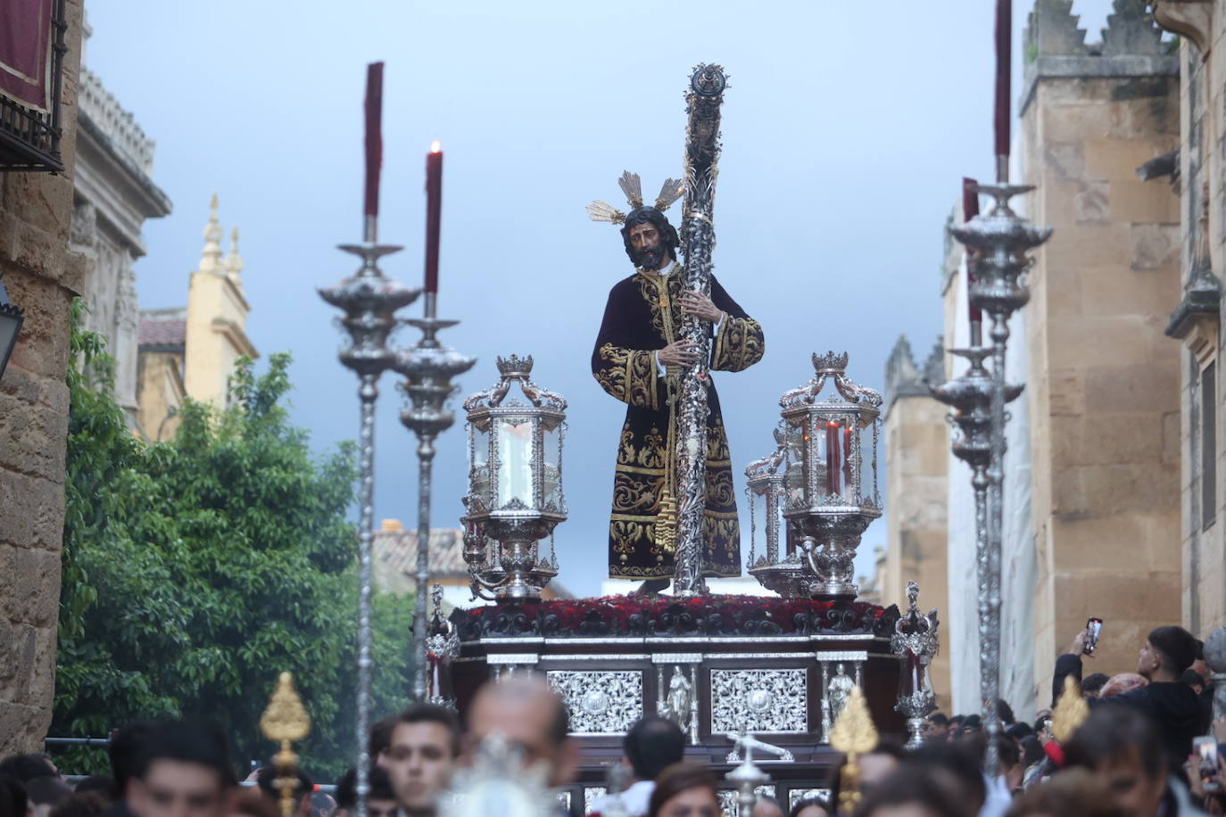 Fotos: los bellos traslados del Amor y la Vera-Cruz desde la Catedral de Córdoba a sus templos