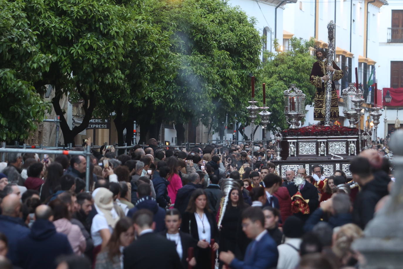Fotos: los bellos traslados del Amor y la Vera-Cruz desde la Catedral de Córdoba a sus templos