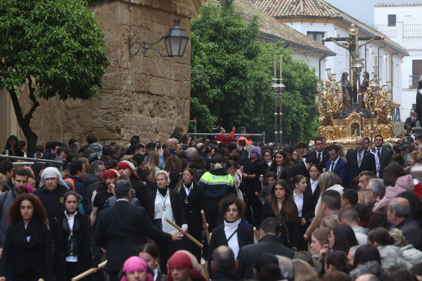 Fotos: los bellos traslados del Amor y la Vera-Cruz desde la Catedral de Córdoba a sus templos