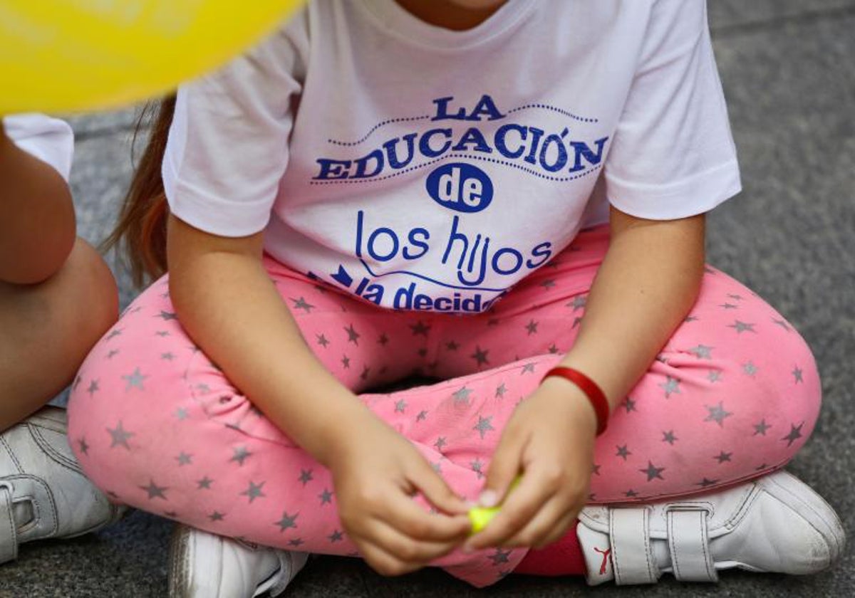 Imagen de archivo de una manifestación de familias reivindicando la libertad educativa en Valencia.