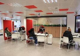 Pluses de hasta 4.000 euros al año a los empleados públicos que trabajen mejor en las oficinas de empleo madrileñas