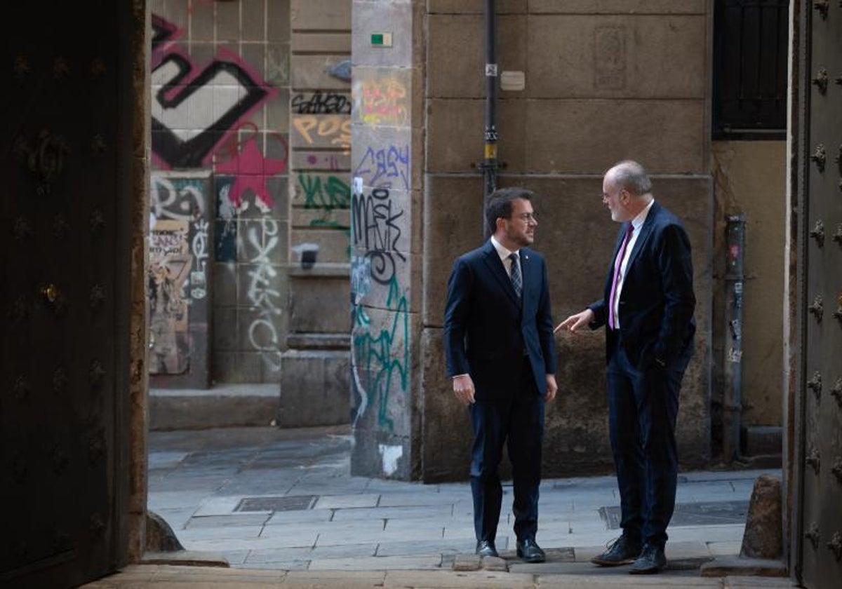 Pere Aragonès y Joan Ridao, director del IAE