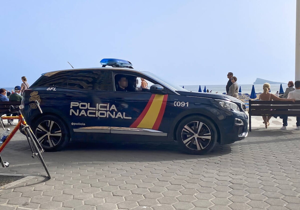 Imagen de una patrulla de la Policía Nacional en Benidorm