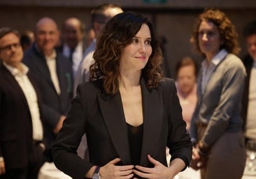 La polémica de su pareja no afecta a las encuestas: el PP de Madrid ampliaría su absoluta