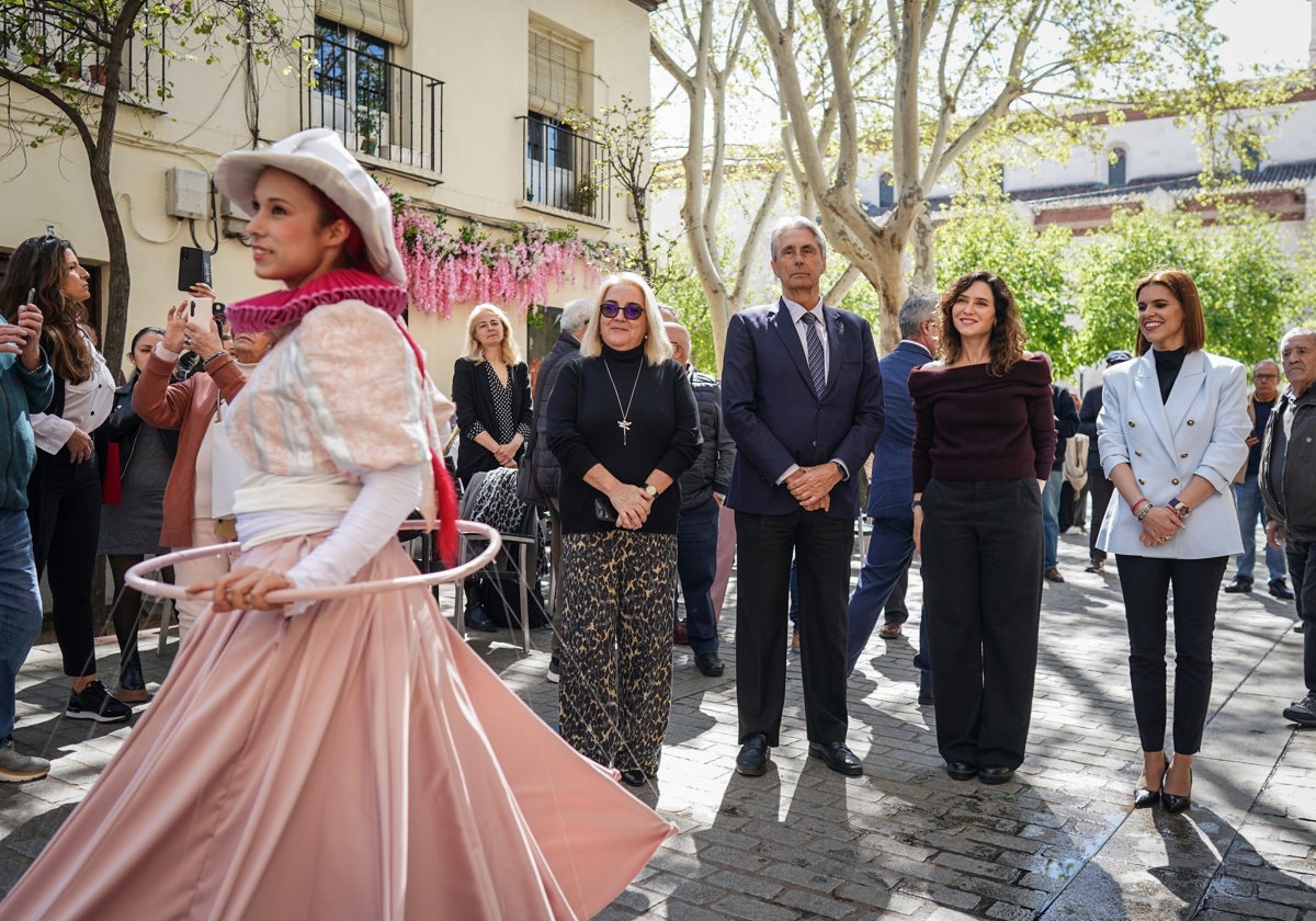Díaz Ayuso y otras autoridades durante la presentación del Festival de Clásicos de Alcalá
