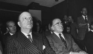 Imagen principal - Abrazo en el Siglo XXI