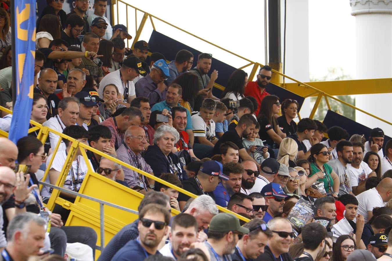 Las mejores imágenes del trepidante tramo urbano del Rallye Sierra Morena 2024