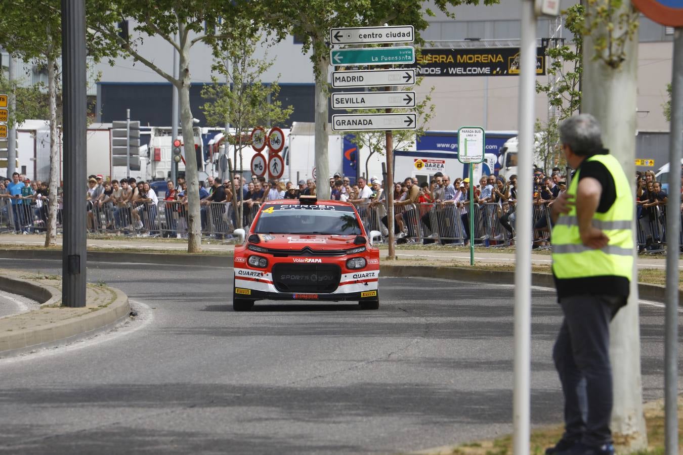 Las mejores imágenes del trepidante tramo urbano del Rallye Sierra Morena 2024