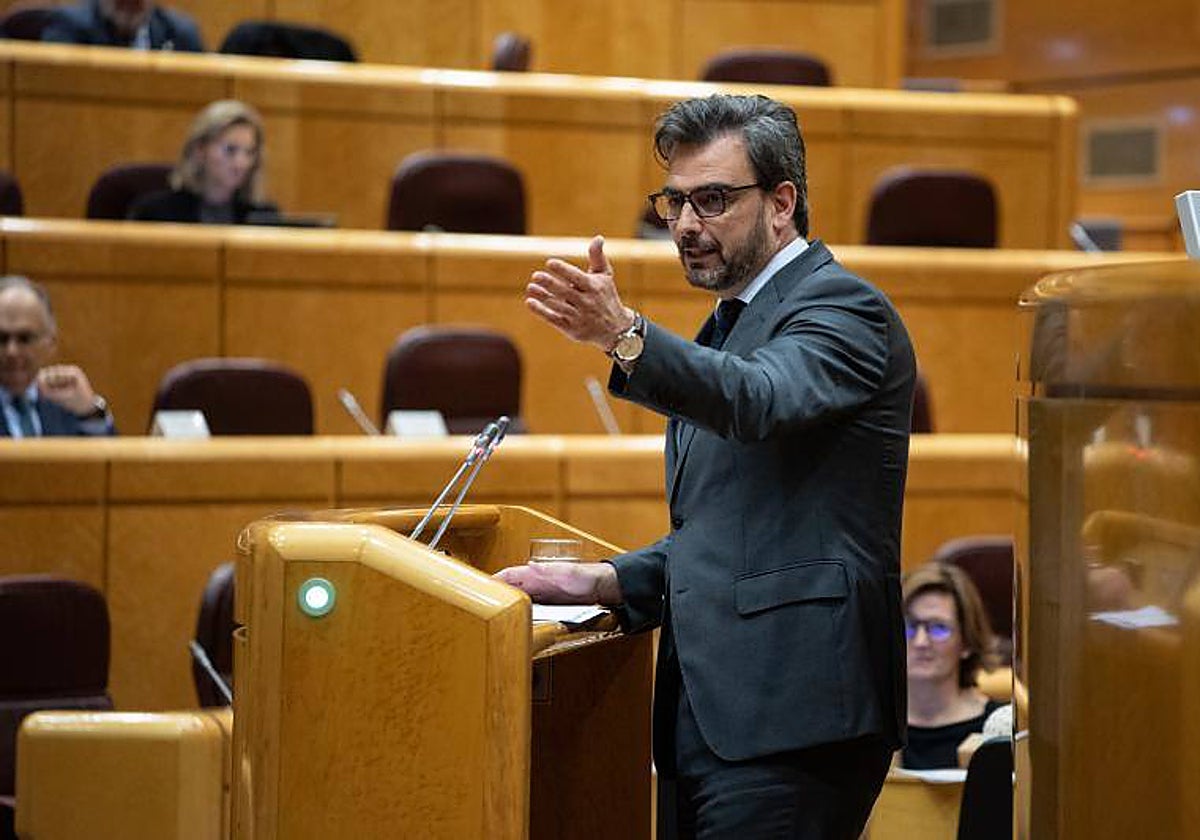 El vicepresidente primero de la Xunta en funciones, Diego Calvo, ayer, en su intervención en el Senado