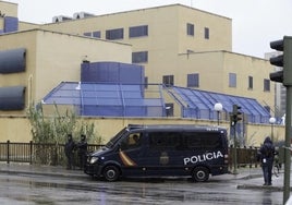 El motín en el CIE de Aluche reabre el pulso entre la Policía y las ONG