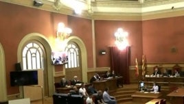 Los mossos que aceptaron un año de cárcel por una agresión racista recurren su expulsión del Cuerpo