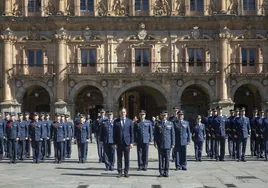 Salamanca nombra 'huéspedes distinguidos' a militares formados en la base aérea de Matacán