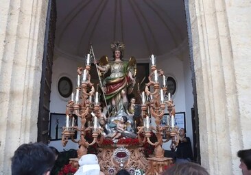 San Rafael lució el año pasado sobre la peana tallada de su paso procesional
