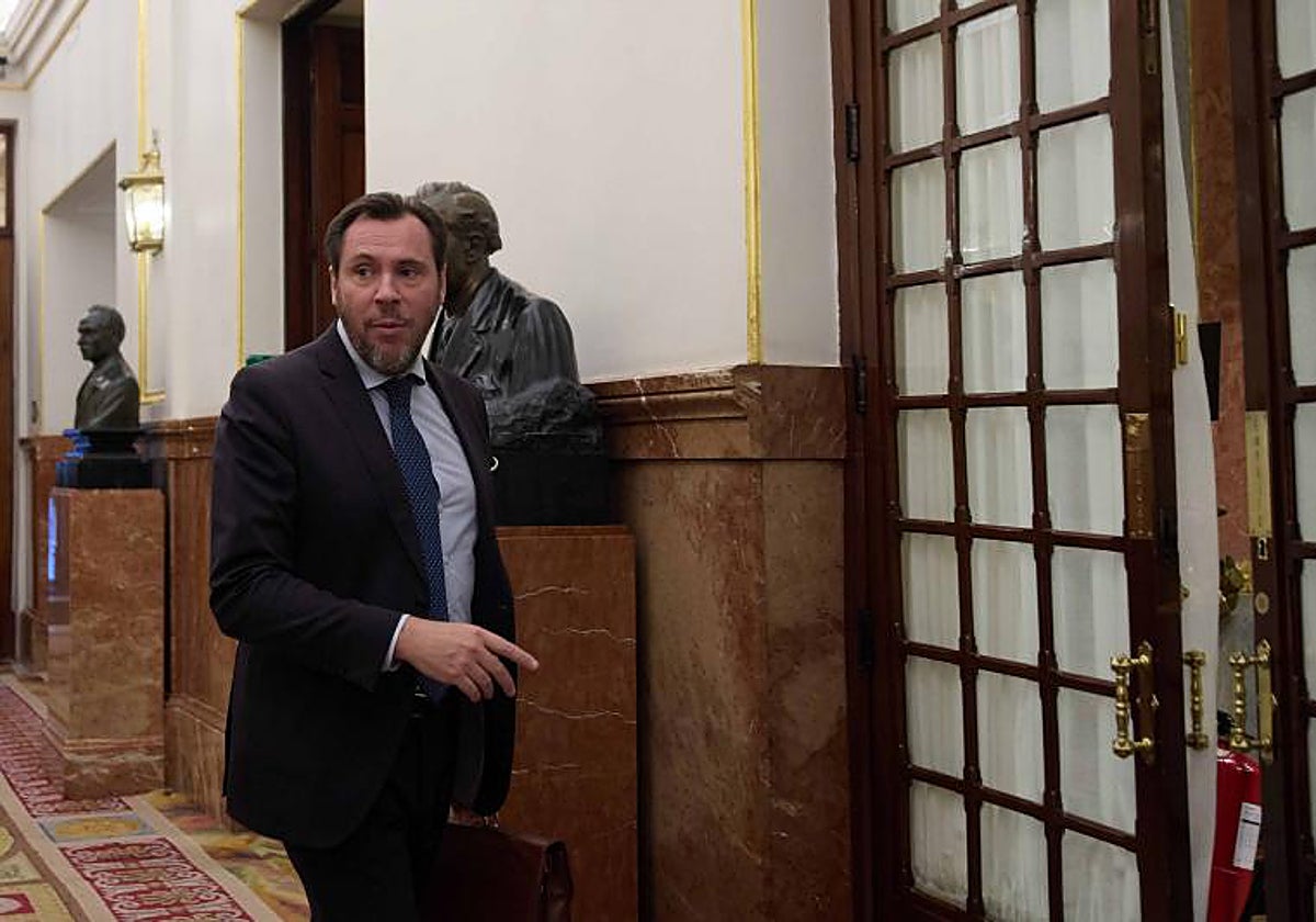 El ministro de Transporte y Movilidad, Oscar Puente, ayer  en el Congreso de los Diputados