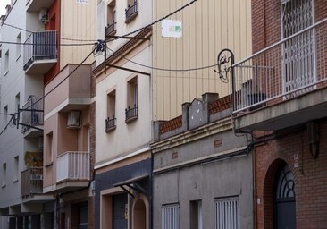 Un hombre mata a su mujer y a sus dos hijos de ocho años y se suicida en El Prat (Barcelona)